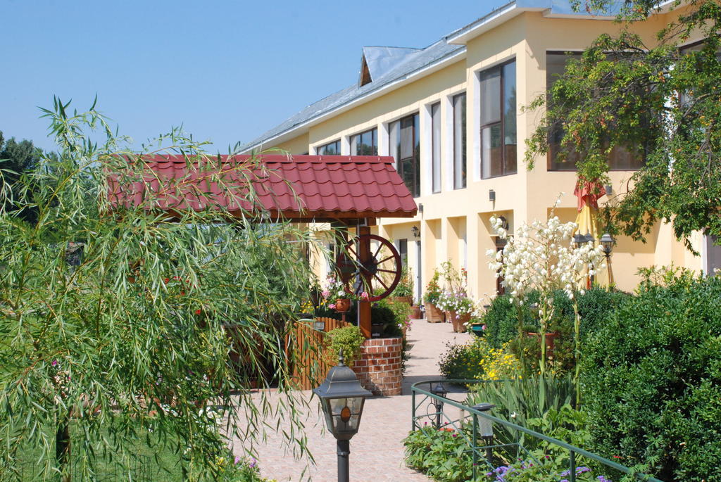 Villa Giulia Islaz المظهر الخارجي الصورة